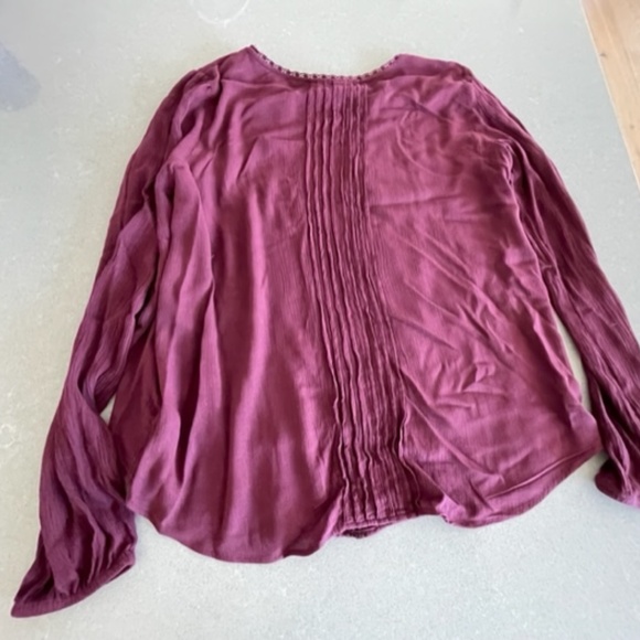 Women's Gap Maroon Flowy Long Sleeve Lace Detail Sz L Blouse Excellent condition - Picture 5 of 6